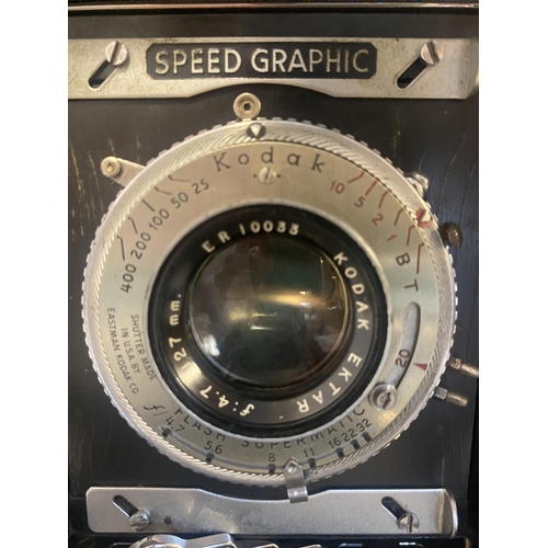 191 - Graflex Speed Graphic,
Kodak Flash Supermatic,
see photos.