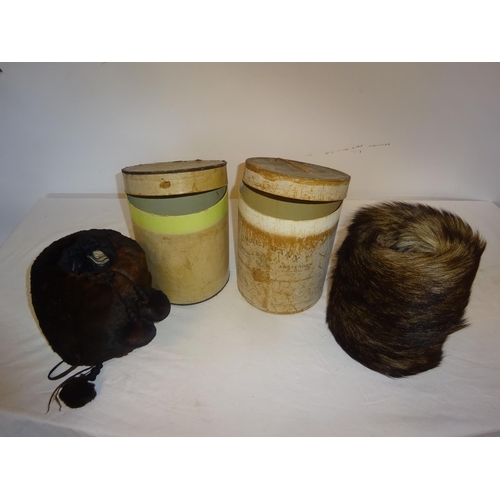 238 - Two antique fur muffs with original boxes. J. Kaufmann, Rotterdam, Amsterdam.