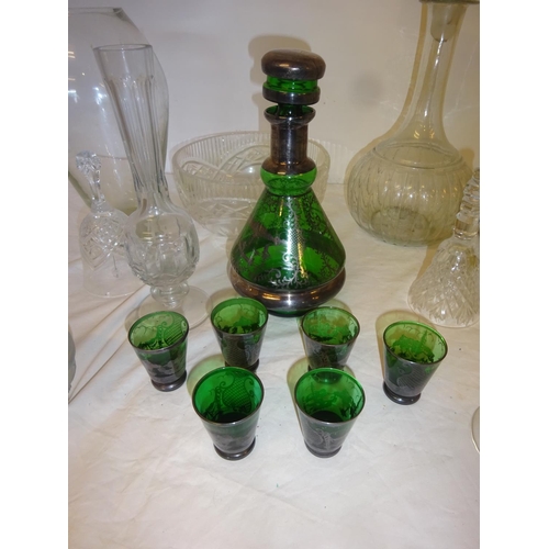 361 - Mixed lot of glassware.