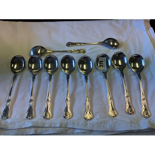 371 - Set of 10 heavy quality Newbridge Kings pattern soup spoons.