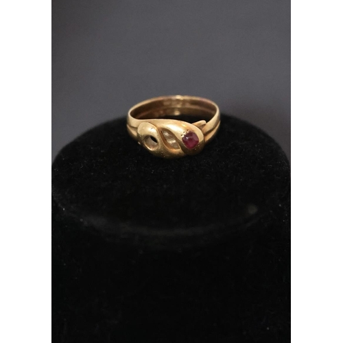 170 - Old 18ct ct gold ruby ring. Size S. (1 stone missing)