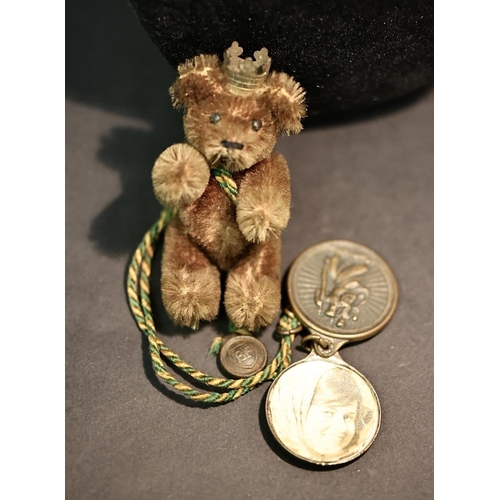 176 - German icon teddy with old BP logo and photo.