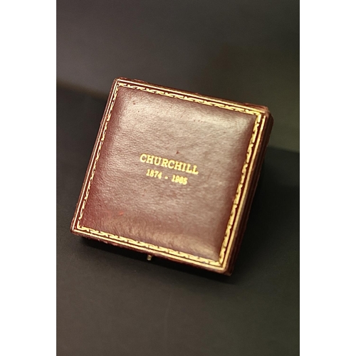 184 - A Churchill 22ct gold Commemorative medal, limited edition No. 101, with original Spink fitted box, ... 