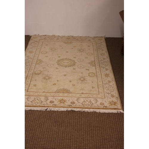 263 - Large drawing room rug. 260cm x 160cm approx.