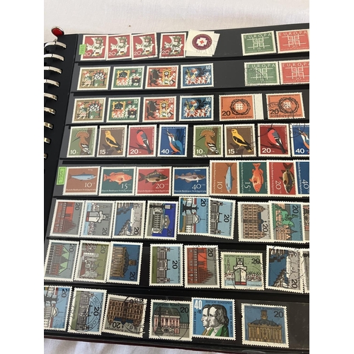 293 - Stamp stock book, Ireland 1922-2023, 2,900 stamps in yearly rotation together with a stamp album - G... 