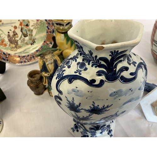 98 - Mixed lot of chinaware to include vases, ginger jars, foo dogs, etc. (some damage, see photos)