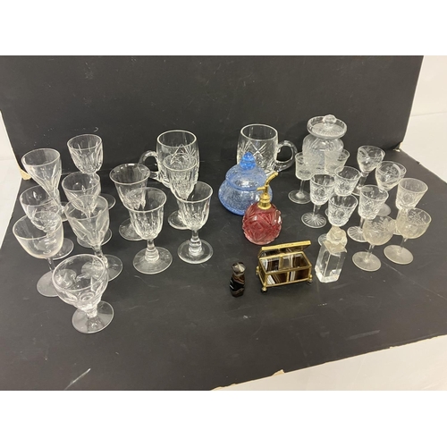 107 - Mixed lot of glass ware to include a sherry glasses, etc.