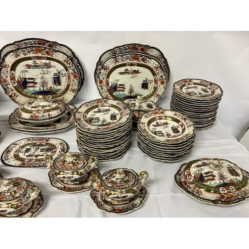 144 - A large antique Mason's ironstone dinner service in the Chinese style. Over 100 pieces.