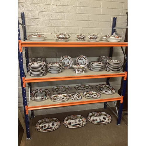 144 - A large antique Mason's ironstone dinner service in the Chinese style. Over 100 pieces.