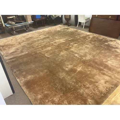 148 - A good quality large old wool rug with a pattern on each corner. (recently cleaned) 458cm x 366cm ap... 