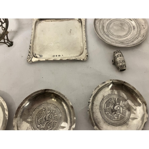 177 - Mixed lot of silverware - pierced silver dish holder, London 1931, 3 troy ozs; small silver snuff bo... 