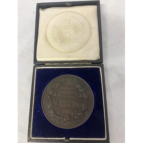 284 - Bronze medal, Royal Society of Arts Manufacturers & Commerce, 1910.