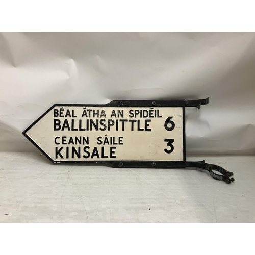 332 - Old Ballinspittle/Kinsale road sign.