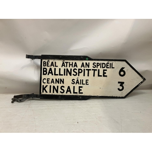 332 - Old Ballinspittle/Kinsale road sign.