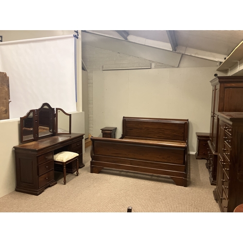 120 - Fine bedroom suite comprising of a 6ft bed, pair of bedside lockers, dressing table/stool and a ward... 
