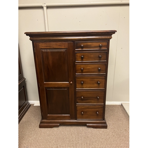 120 - Fine bedroom suite comprising of a 6ft bed, pair of bedside lockers, dressing table/stool and a ward... 