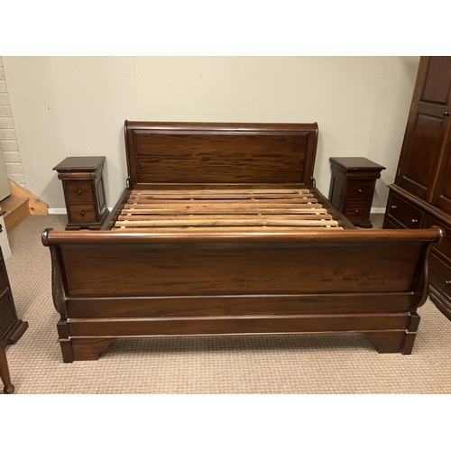 120 - Fine bedroom suite comprising of a 6ft bed, pair of bedside lockers, dressing table/stool and a ward... 