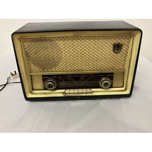 15 - Old Mullard valve radio. AF.