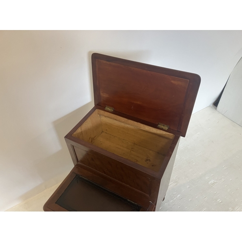 78 - Victorian mahogany bedside steps/commode.