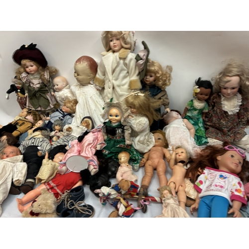 Collection of dolls.