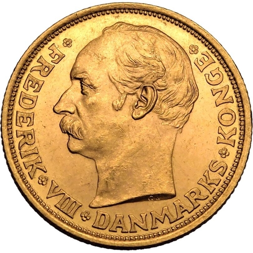 34 - DENMARK. Frederik VIII. Gold 20 kroner, 1911 VBP; GJ. Copenhagen. Obv: head of Frederick VIII facing... 