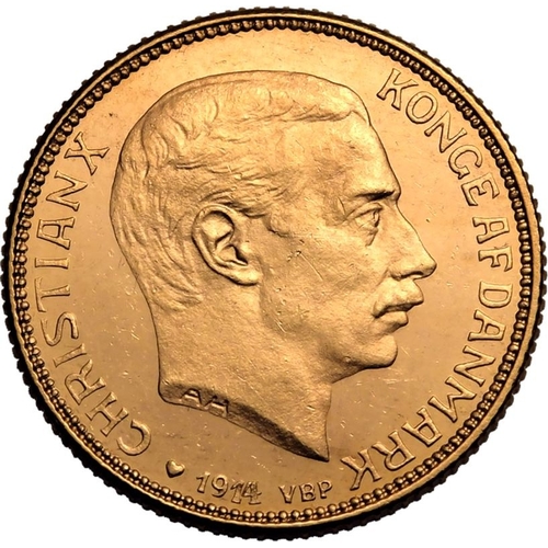 40 - DENMARK. Christian X. Gold 20 kroner, 1914 AH. Copenhagen. Obv: The bust of Christian X facing right... 