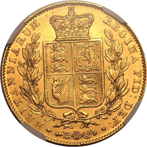 29 - UNITED KINGDOM. Victoria, 1837-1901. Gold sovereign, 1843. London. First young head of Victoria faci... 