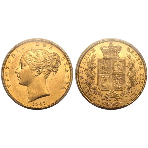 30 - UNITED KINGDOM. Victoria, 1837-1901. Gold Sovereign, 1847. London. First young head of Victoria faci... 