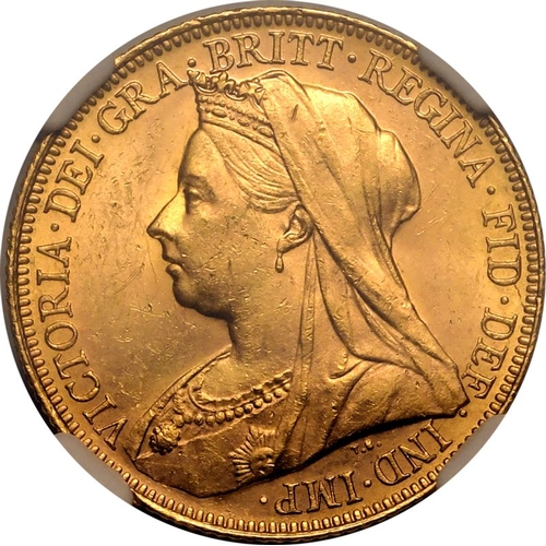 69 - AUSTRALIA. Victoria, 1837-1901. Gold sovereign, 1900 M. Melbourne. Old, veiled bust left, T.B. below... 