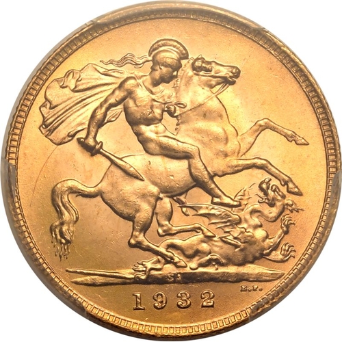 74 - SOUTH AFRICA. George V, 1910-36. Gold Sovereign, 1932 SA. Pretoria. Bare head left, BM on truncation... 