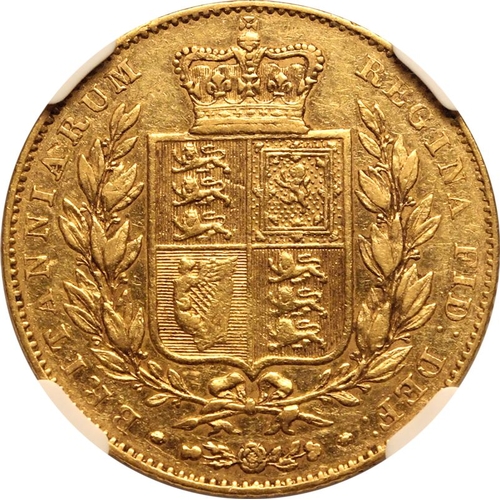 39 - UNITED KINGDOM. Victoria, 1837-1901. Gold Sovereign, 1838. London. First young head of Victoria faci... 