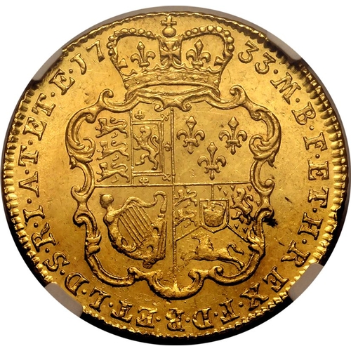 23 - MS 62 | GREAT BRITAIN. George II, 1727-60. Gold Guinea, 1733. London. Larger Lettering. Second (narr... 