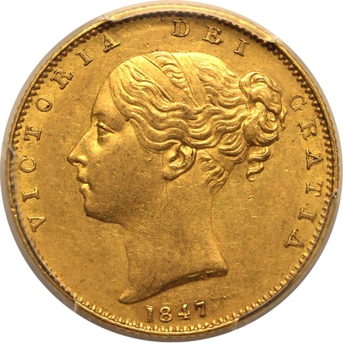 64 - AU55  | UNITED KINGDOM. Victoria, 1837-1901. Gold Sovereign, 1847. London. First young head of Victo... 