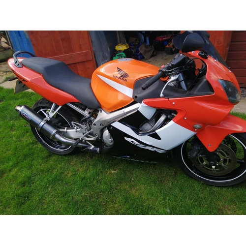 569 - A 2002 Honda CBR600 f4i, mot until 1st November 2021, 31k miles, recent fairing kit, aftermarket Fue... 