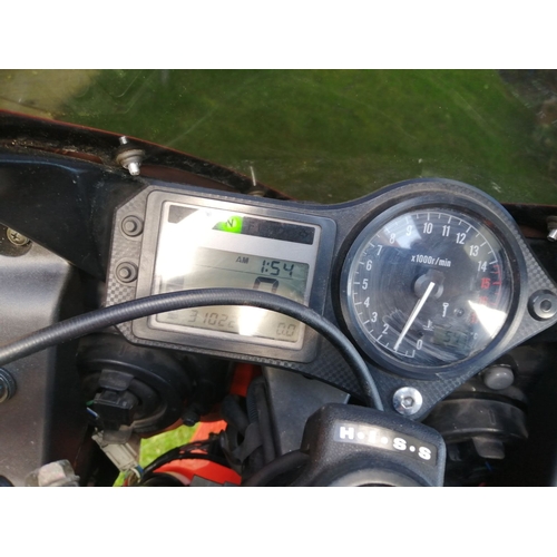 569 - A 2002 Honda CBR600 f4i, mot until 1st November 2021, 31k miles, recent fairing kit, aftermarket Fue... 