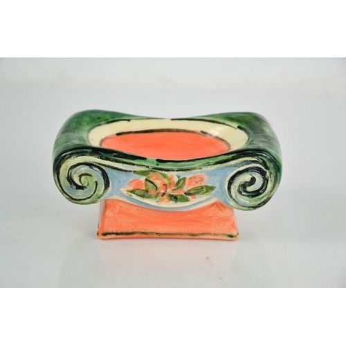 86 - Vicky Walton (20th century): studio pottery soap dish.