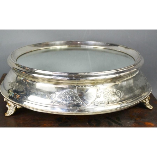 117 - An Edwardian silver plated wedding cake stand, with mirrored top, in the original wooden box, 46cm d... 