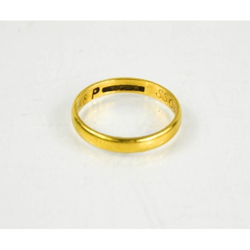 233 - A 9ct gold wedding band, size P, 2.9g.