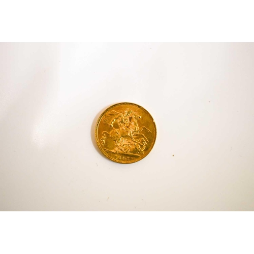 18 - A Victorian full gold sovereign dated 1895.