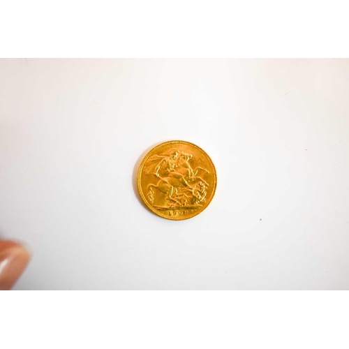 19 - An Edward VII full gold sovereign dated 1909.