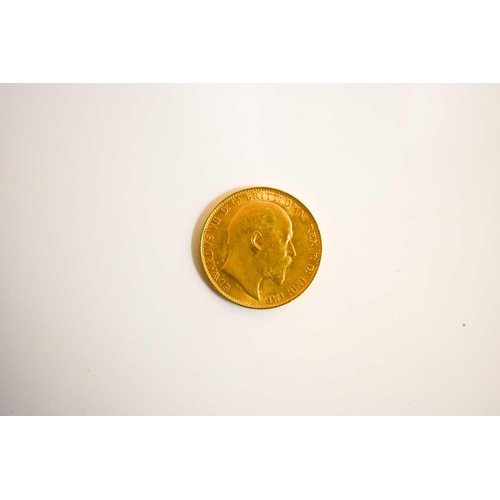 19 - An Edward VII full gold sovereign dated 1909.