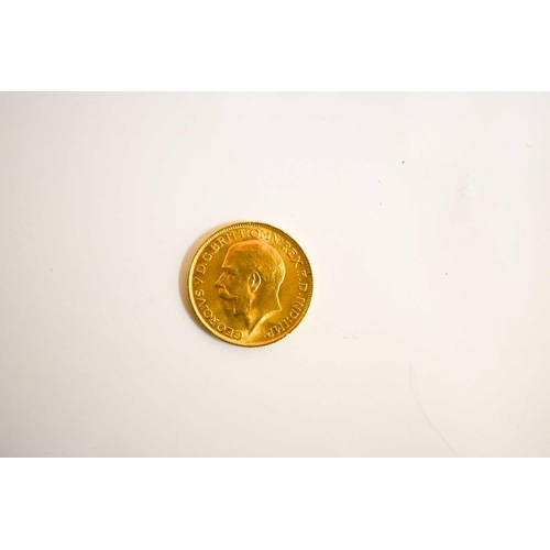 24 - A George V full gold sovereign dated 1912.