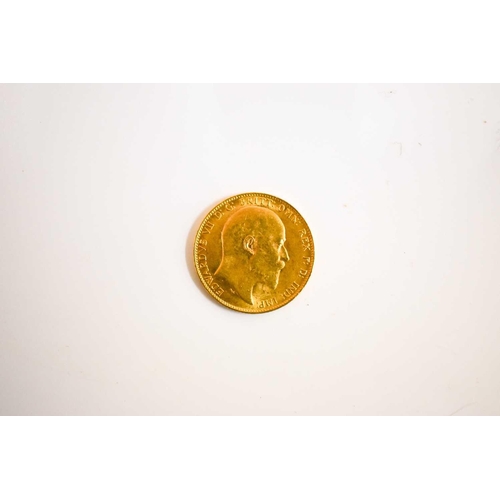 35 - An Edward VII full gold sovereign dated 1909.