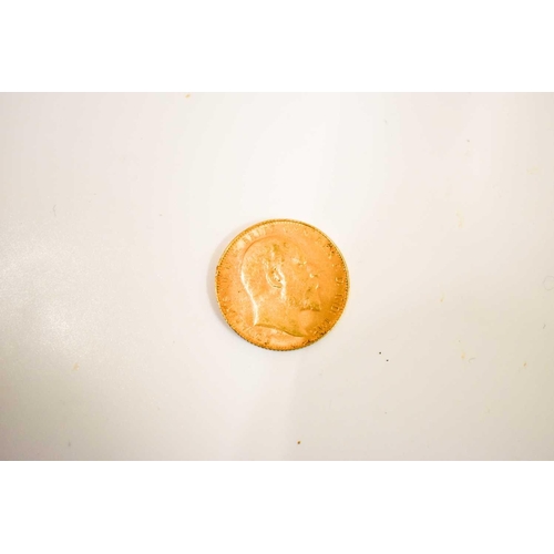 42 - An Edward VII full gold sovereign dated 1907.