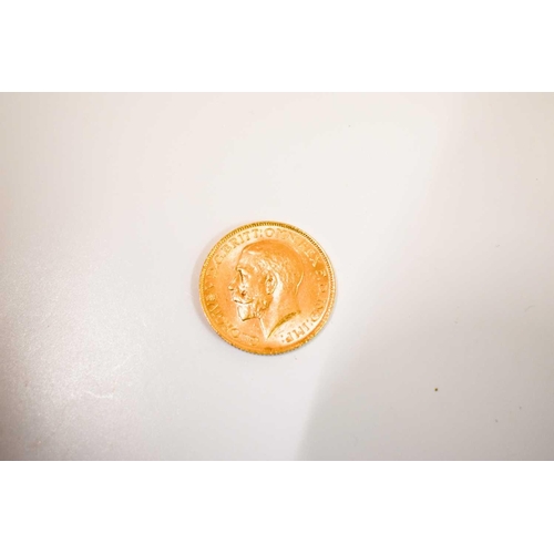 46 - A George V full gold sovereign dated 1913.
