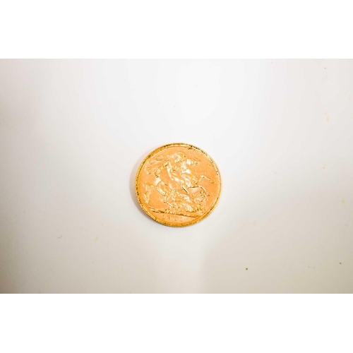 48 - A Victoria full gold sovereign dated 1900 and with Perth mint mark.