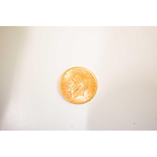 51 - A George V full gold sovereign dated 1912.