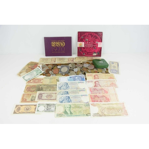 388 - A group of GB and worldwide coinage and banknotes to include coinage of Great Britain 1970, United K... 