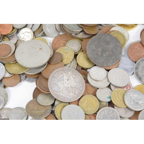 389 - A quantity of British and Worldwide coinage to include some silver and commemorative examples.