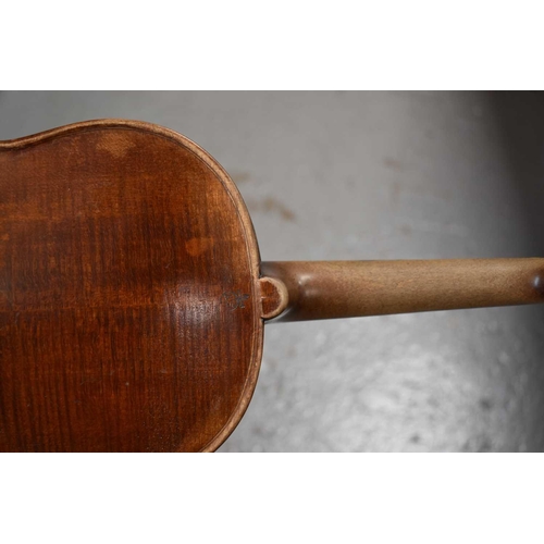 401 - An antique German violin, two piece back with Gio-Batta Ruggeri Fecit in mantua 17.. label inside, S... 